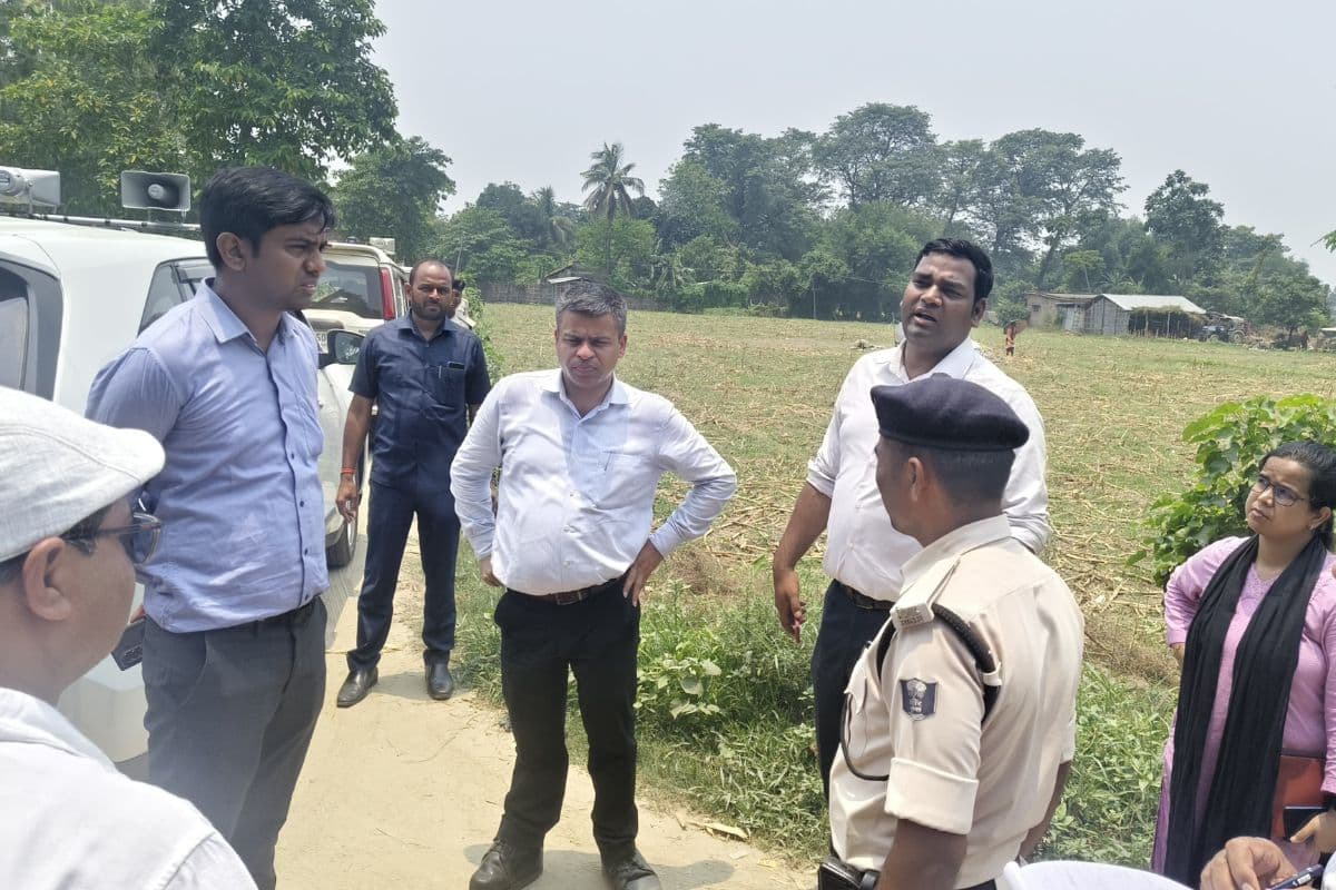 मधेपुरा के चौसा में खुलेगा डिग्री कॉलेज? डीएम ने जमीन और स्कूल का किया निरीक्षण
