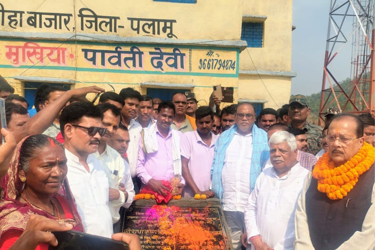 मंत्री और सांसद ने किया 23 करोड़ की लागत से बनी छतरपुर की चार सड़कों का शिलान्यास