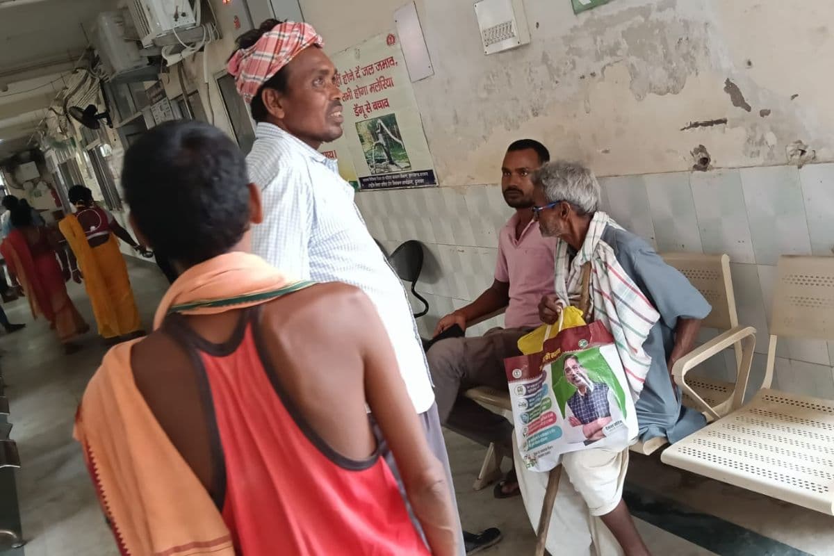 Dumka: झाड़फूंक के चक्कर में गई जान, सांप के डंसने के 17 घंटे बाद अस्पताल पहुंची महिला, हुई मौत