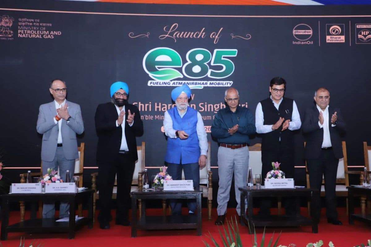 दिल्ली में लॉन्च हुआ 85% इथेनॉल वाला E85 फ्यूल, जानें कितना सस्ता पड़ेगा रेगुलर E20 पेट्रोल से