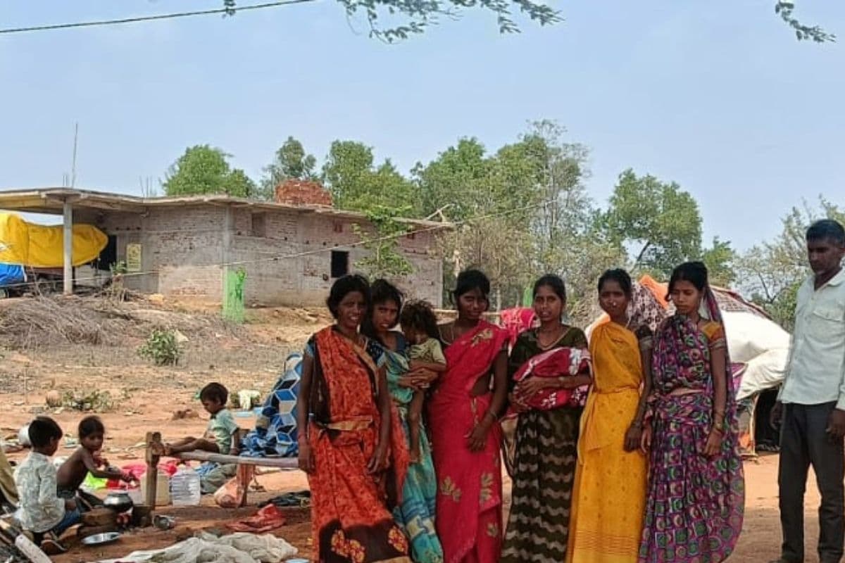 गढ़वा में सिस्टम फेल: इलाज के अभाव में बुजुर्ग महिला ने तोड़ा दम, अंतिम संस्कार के लिए भी जुटाया गया चंदा