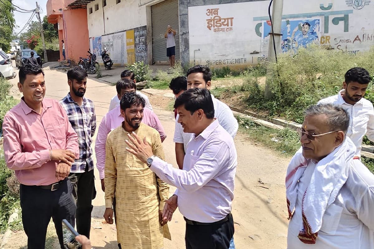 पुनर्जीवित होकर रहेगी गढ़वा की सरस्वतिया, एसडीएम संजय कुमार की पहल पर 17वें दिन उमड़ा जनसैलाब