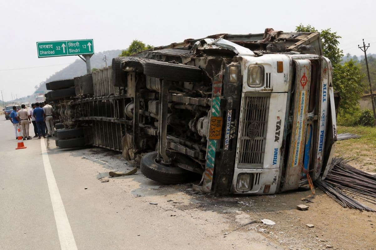 झारखंड में सड़क हादसे में गया जी के ट्रक चालक की मौत, 4 माह के बेटे के सिर से उठा पिता का साया
