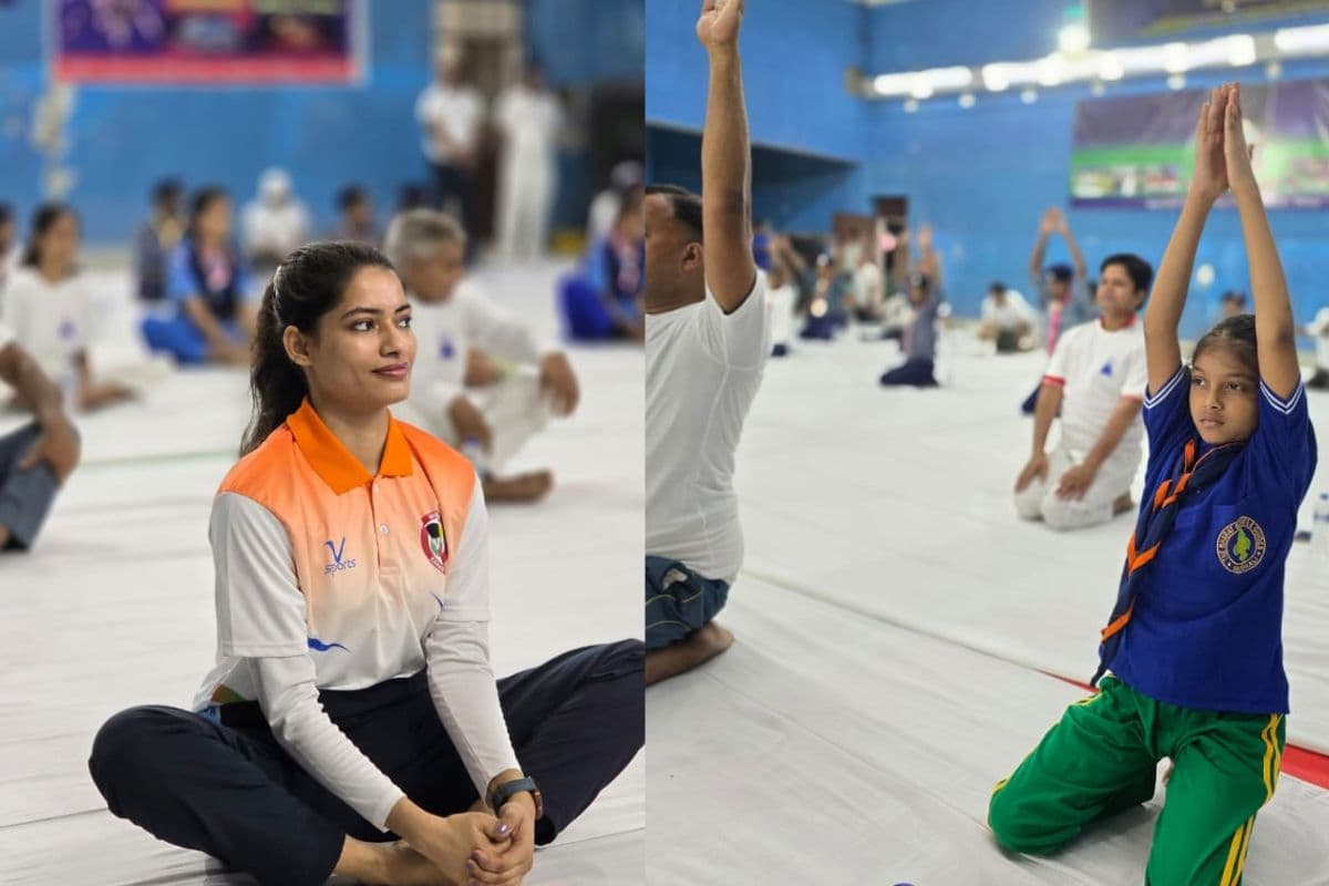 हाजीपुर में अंतरराष्ट्रीय योग दिवस पर हुआ सामूहिक योग, बसावन सिंह इंडोर स्टेडियम में जुटे सैकड़ों लोग