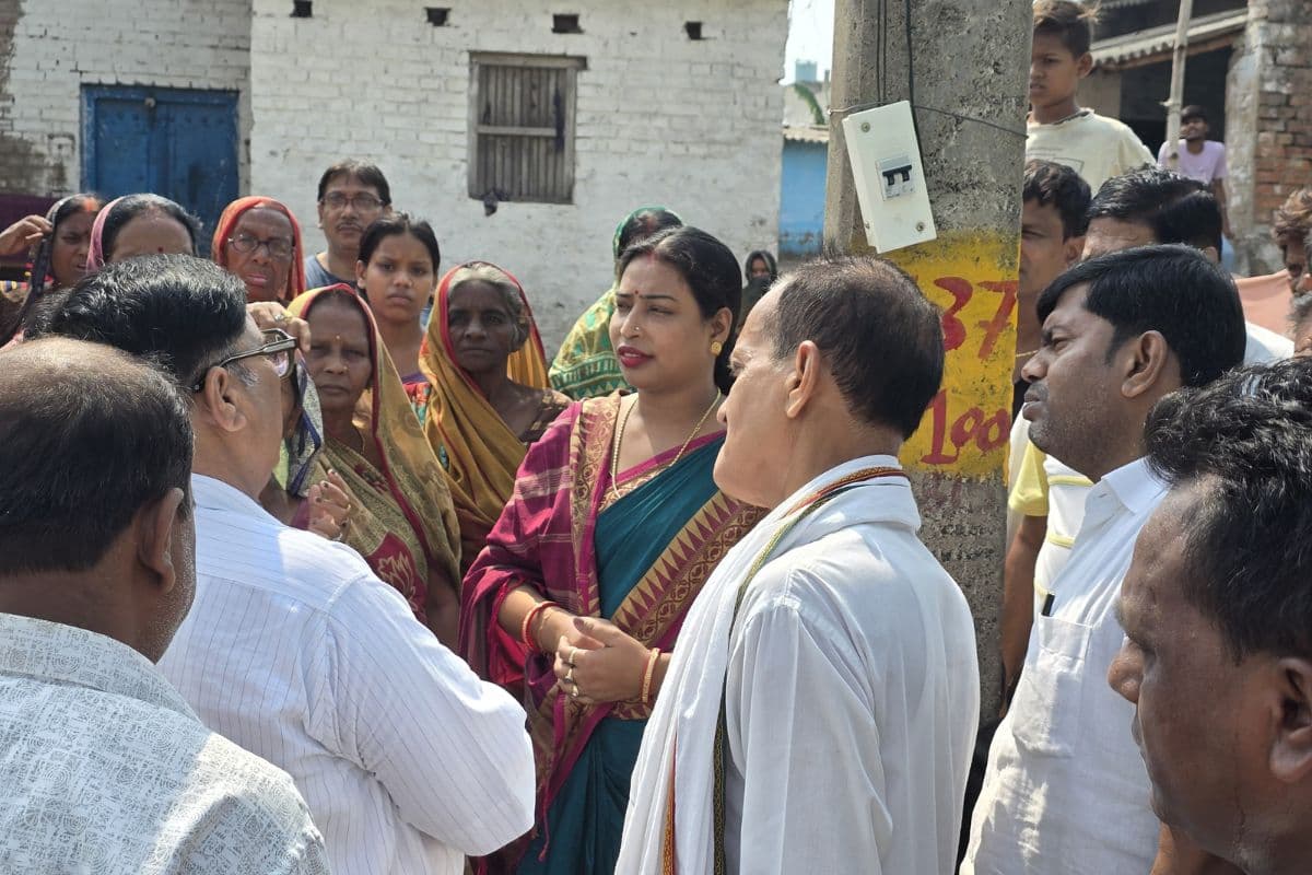 मीनापुर नीम चौक में नई सड़क का उद्घाटन, सभापति ने सुनीं लोगों की समस्याएं