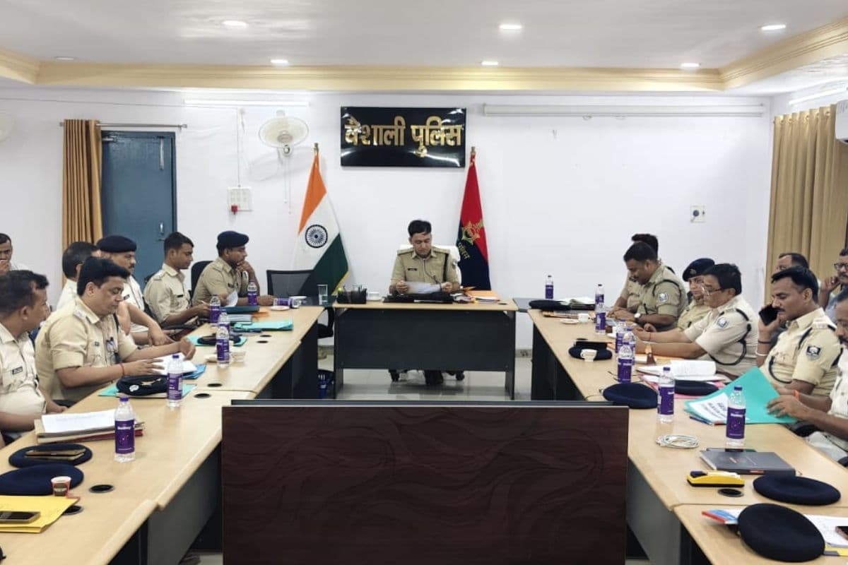 हाजीपुर में मुहर्रम से पहले पुलिस एक्शन मोड में, टॉप-10 अपराधियों की गिरफ्तारी के लिए विशेष अभियान