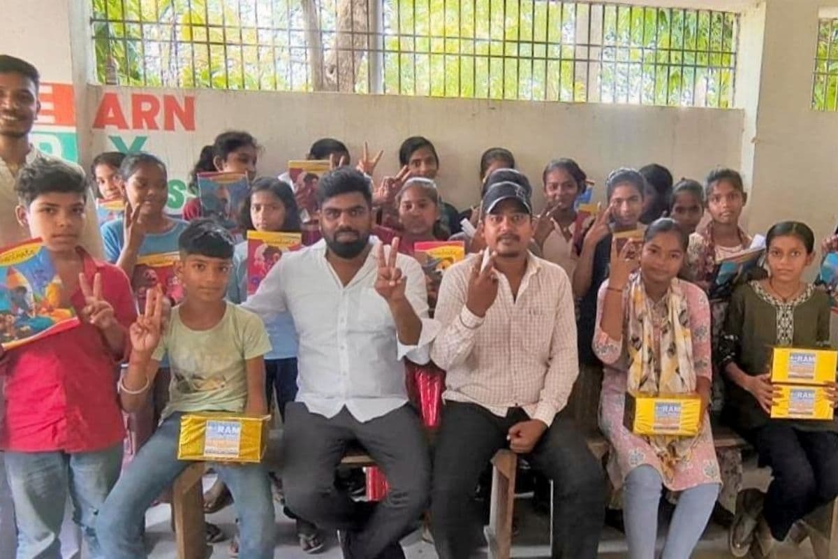 पैसा नहीं बनेगा पढ़ाई में बाधा! हाजीपुर में 'श्रीराम क्लासेस' मुफ्त शिक्षा से संवार रहा ग्रामीण बच्चों का भविष्य