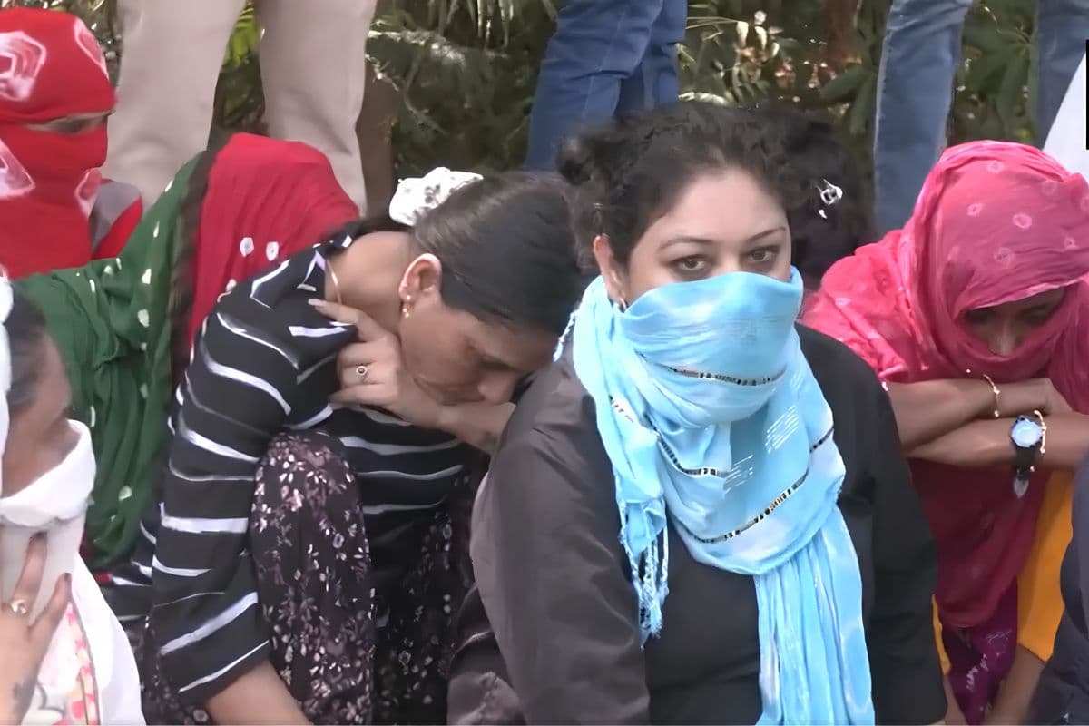 घुसपैठियों के खिलाफ आधी रात चला बड़ा अभियान, अहमदाबाद में 290 से ज्यादा संदिग्ध बांग्लादेशी हिरासत में