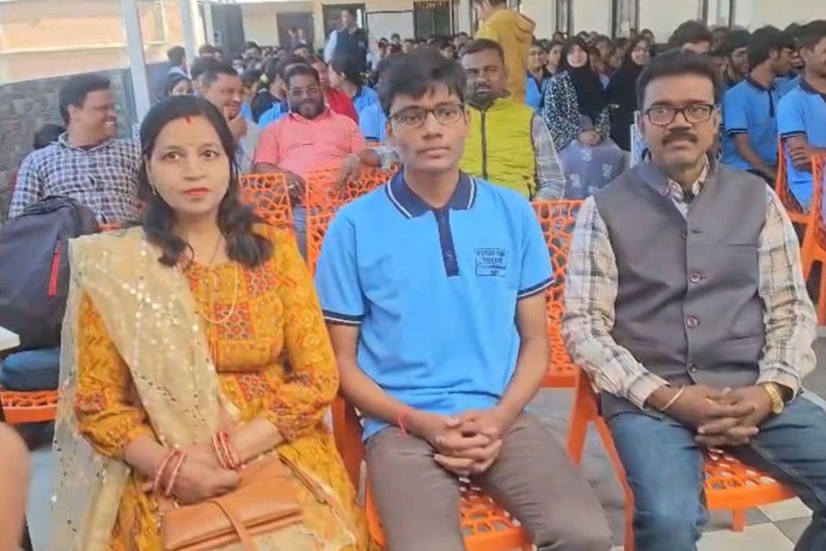 JEE Advanced 2026 में गया के शुभम कुमार बने ऑल इंडिया टॉपर, CM सम्राट चौधरी ने दी बधाई