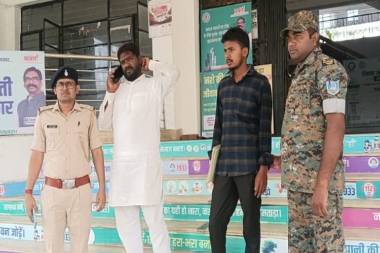 Jamtara: फर्जी नियुक्ति पत्र लेकर समाहरणालय पहुंचा युवक, पुलिस ने दबोचा