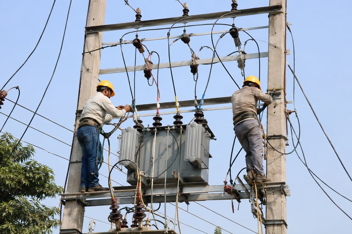 झारखंड में बिजली विभाग का गजब कारनामा, रांची में सरेंडर मीटर का बिल चालू, चालू मीटर का बिल बंद