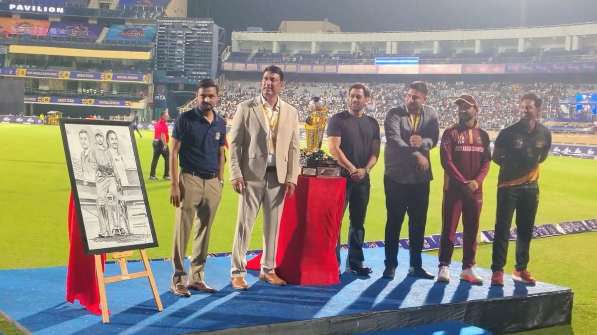 सिर चढ़कर बोला माही और कणिका कपूर का जादू, झारखंड T20 लीग का रंगारंग आगाज