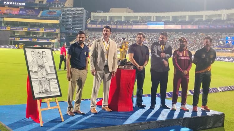 सिर चढ़कर बोला माही और कणिका कपूर का जादू, झारखंड T20 लीग का रंगारंग आगाज