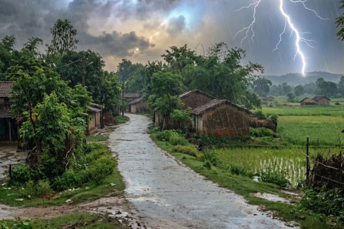झारखंड में मौसम का कहर: वज्रपात से आठ की मौत, आज भी येलो अलर्ट 