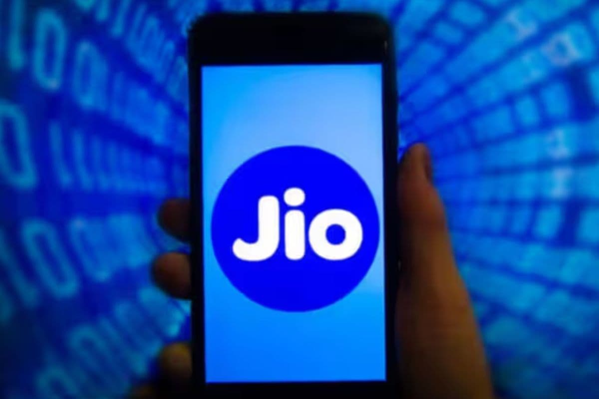 ₹899 में Jio दे रहा 90 दिनों की वैलिडिटी, 200GB तक डेटा और फ्री AI
