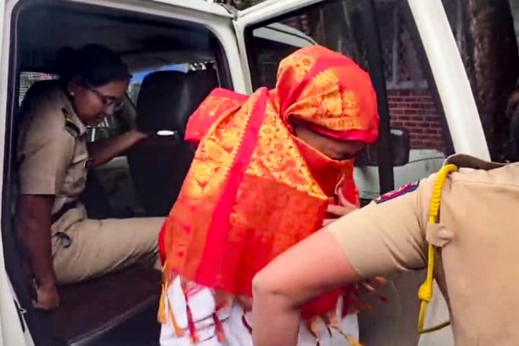 लव और मर्डर का खेल : मंगेतर केतन की हत्या के बाद अब प्रेमी-प्रेमिका सिया और चेतन में ब्लेम गेम