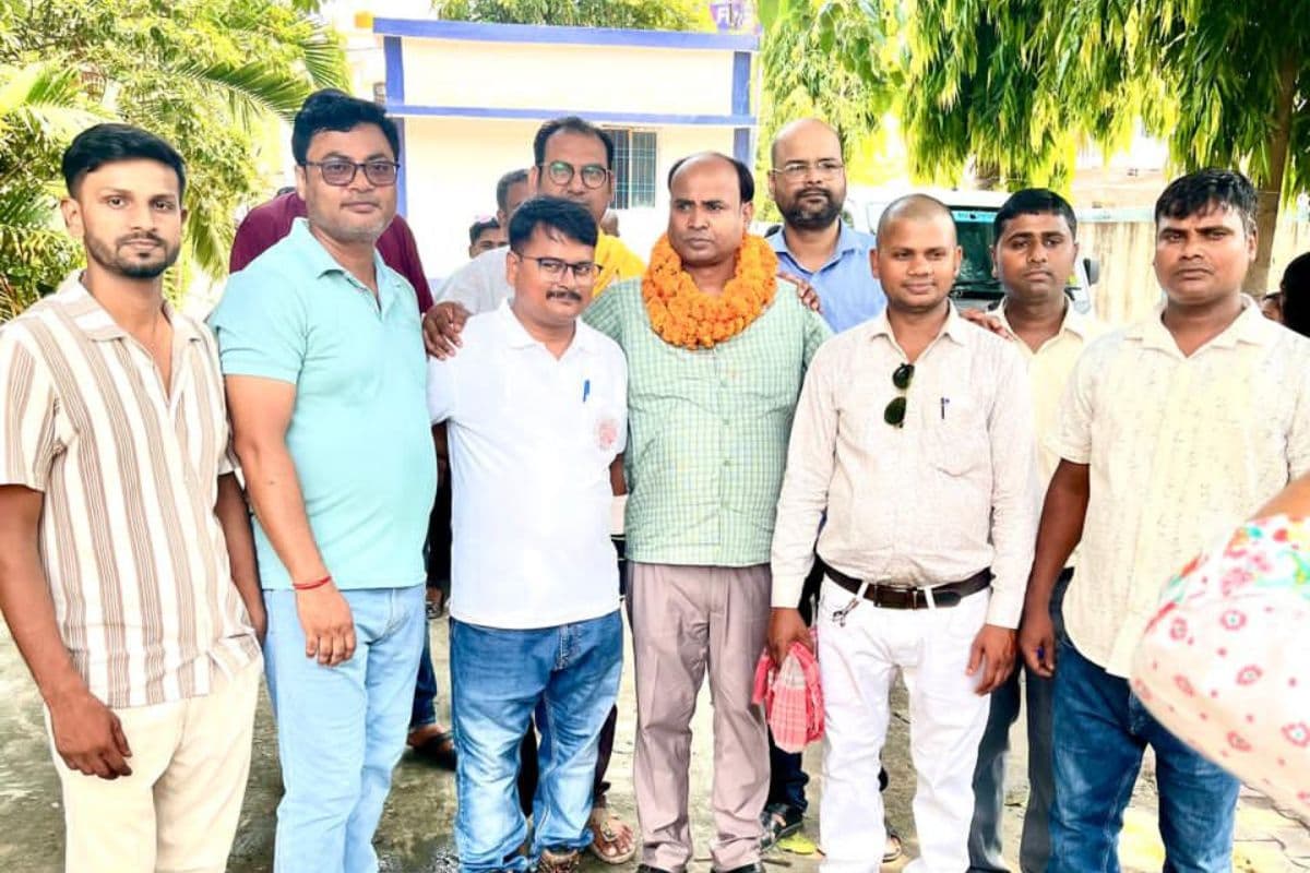 खगड़िया में कार्यपालक सहायक सेवा संघ चुनाव में अमरजीत की जीत, 22 मतों से बने जिलाध्यक्ष
