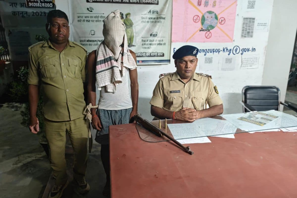 खगड़िया में अवैध हथियार के साथ कुख्यात अपराधी गिरफ्तार, घर से मिला देशी कट्टा और कारतूस