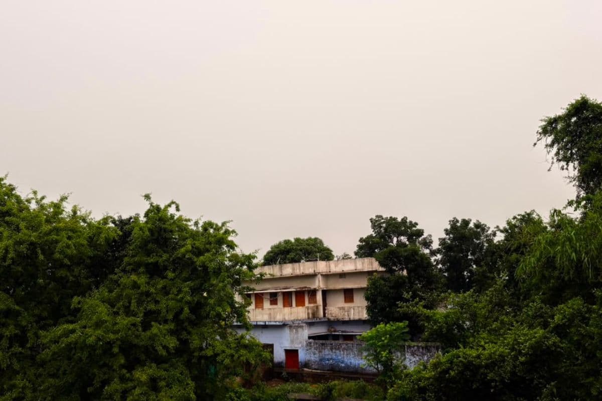 खगड़िया में झमाझम बारिश से मिली राहत, लेकिन बिजली संकट ने बढ़ाई लोगों की मुश्किलें