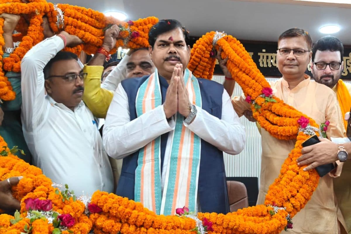 खान सर-रौशन आनंद विवाद के बीच शिक्षा मंत्री सख्त, सभी कोचिंग संस्थानों को दी चेतावनी