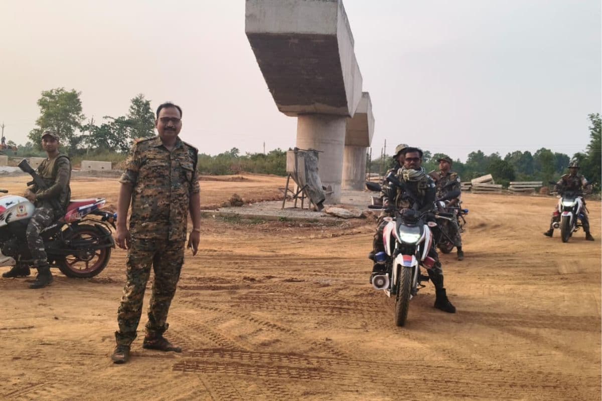 Lohardaga: लेवी को लेकर मिली धमकी के बाद कड़ी सुरक्षा के बीच NH 39 पर काम ने पकड़ी रफ्तार