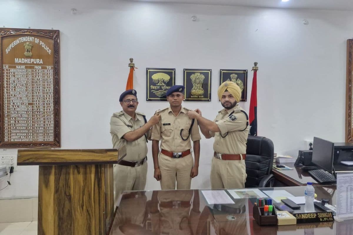 मधेपुरा में कुंदन कुमार के कंधों पर सजा नया सितारा, पाइपिंग सेरेमनी में बने सार्जेंट मेजर