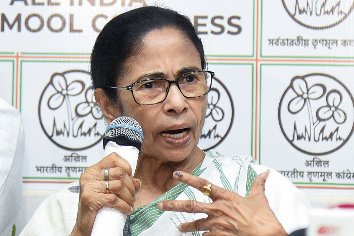 ममता बनर्जी का बड़ा दावा: बांग्लादेश में हुई हत्या पर गृह मंत्री ने करवाया फोन; मामला दबाने को कहा