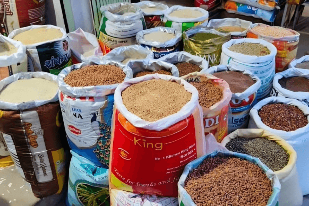 लखीसराय मंडी में दाल और सरसों के दाम स्थिर, लेकिन आलू-प्याज की कीमतें रोज बदल रहीं खेल