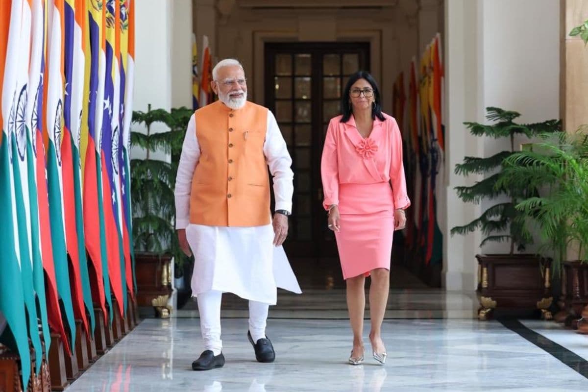 भारत पहुंचीं वेनेजुएला की कार्यवाहक राष्ट्रपति डेल्सी रोड्रिगेज, पीएम मोदी से हुई मुलाकात; इंडिया का बड़ा संकट होगा दूर!