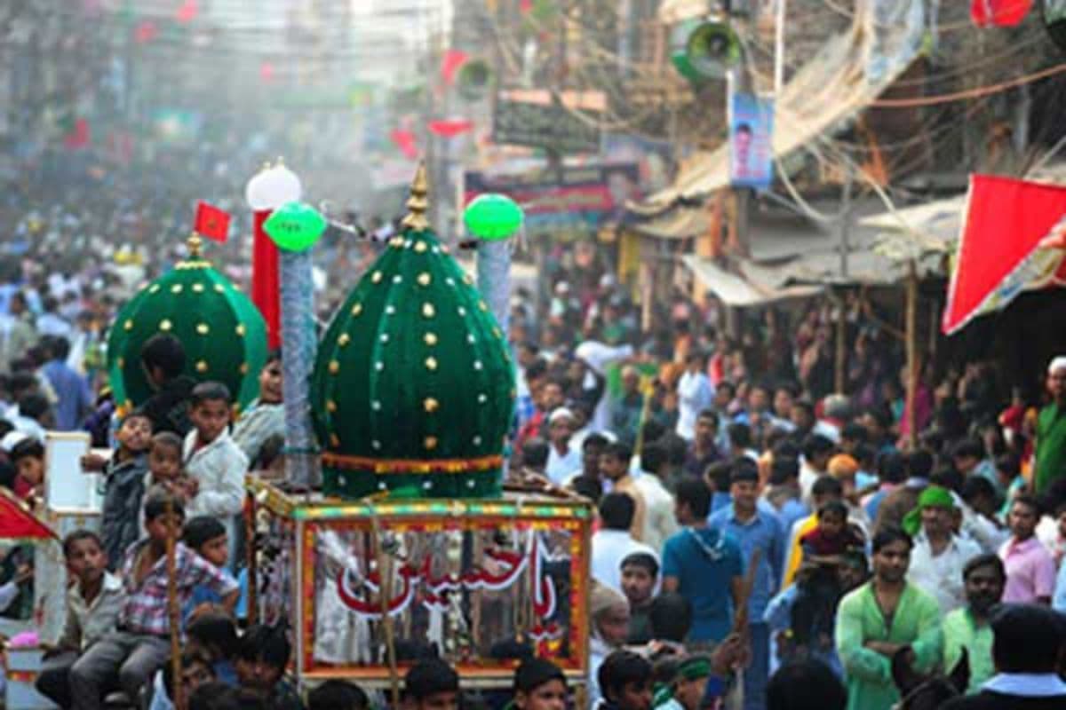 शांति और भाईचारे के साथ मनेगा मुहर्रम, सम्मान समारोह के बीच निकला मातमी जुलूस
