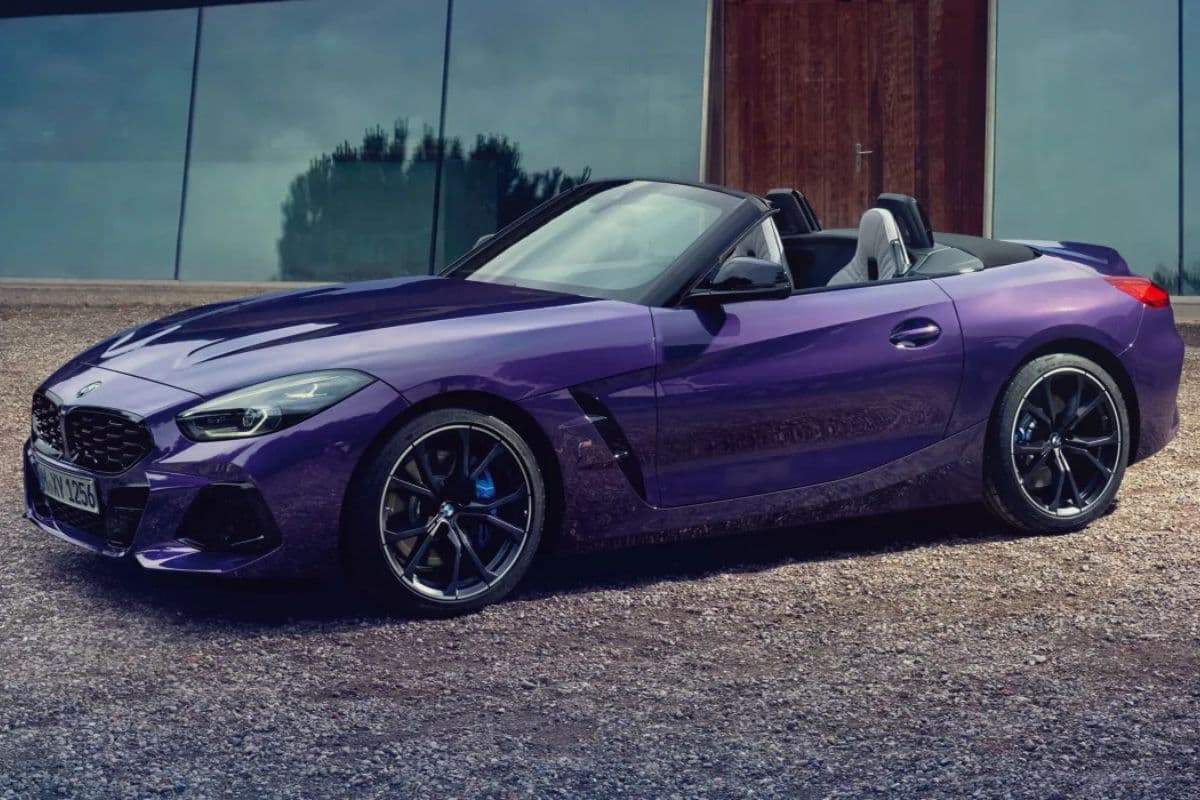 मुंबई क्रैश के बाद चर्चा में BMW Z4, जानिए कितनी स्पीड और पावर देती है यह स्पोर्ट्स कार