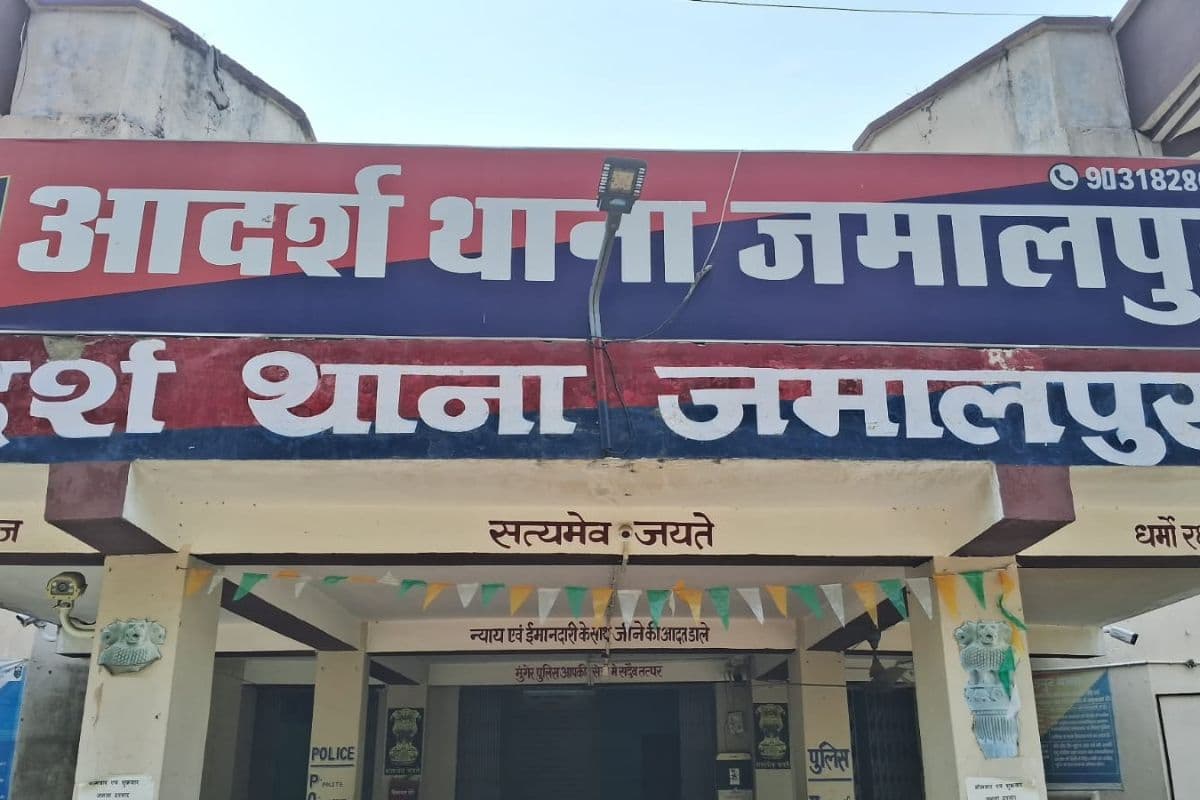 जमालपुर में पुलिस को खुली चुनौती, अपर थाना अध्यक्ष के घर में सेंधमारी
