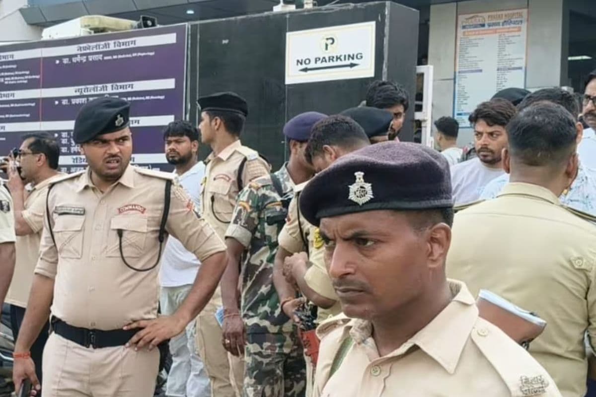 आईसीयू अग्निकांड के बाद बड़ा एक्शन, 12 नर्सिंग होम सील, डॉक्टर भी जांच के घेरे में