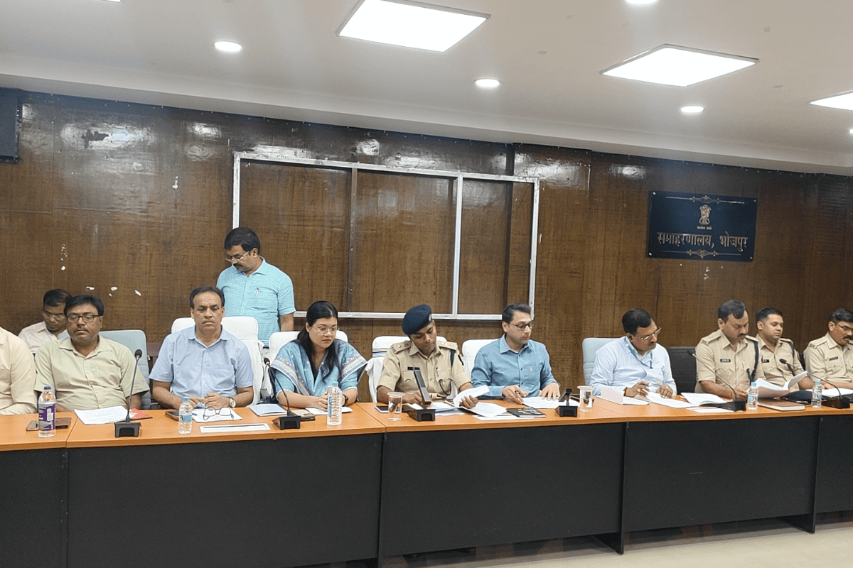 आरा में NEET परीक्षा को लेकर प्रशासन अलर्ट, सात केंद्रों पर कड़ी सुरक्षा के साथ होगी एग्जाम, कंट्रोल रूम रहेगा सक्रिय