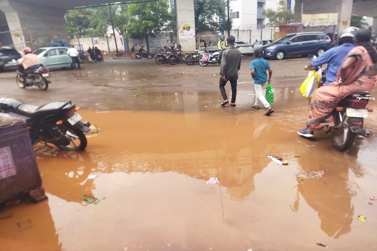 नोवामुंडी में झमाझम बारिश ने गर्मी से दिलाई राहत, जलजमाव बना सिरदर्द