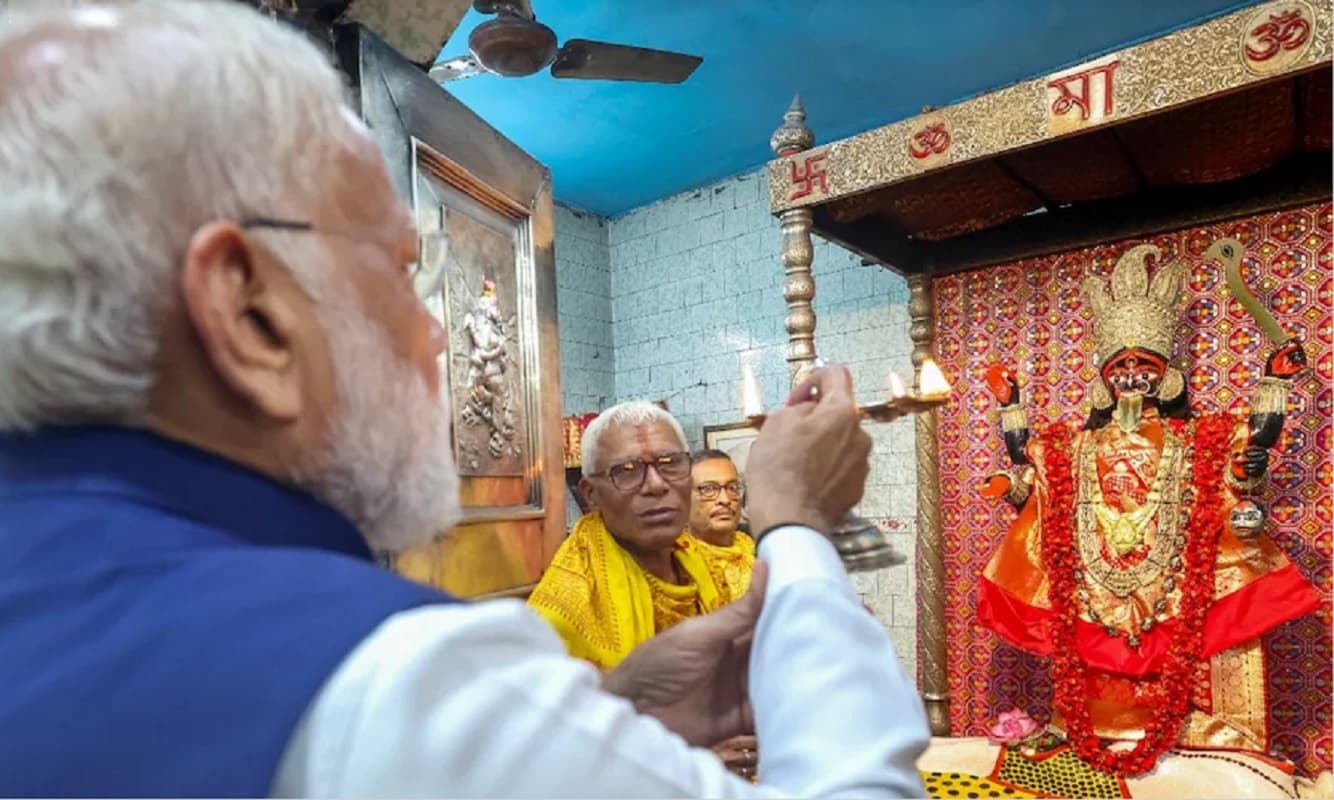 रामकृष्ण परमहंस ने शुरू की थी यहां ‘डाब-चिंगड़ी’ भोग परंपरा, कोलकाता के इस कालीबाड़ी में चढ़ता है नॉनवेज प्रसाद