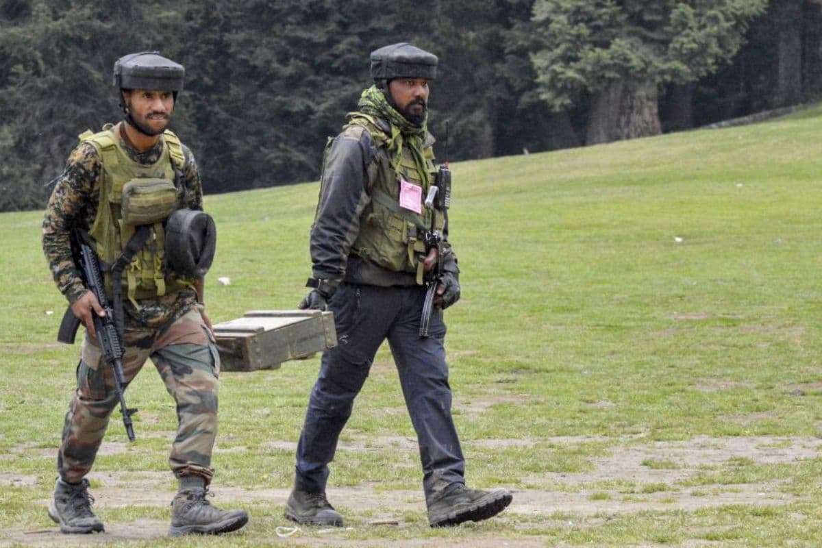 पहलगाम हमले का पाकिस्तान कनेक्शन; आतंकियों से मिले फोन, 4 साल रहे बंद; हमले से पहले हुए एक्टिव; रिपोर्ट