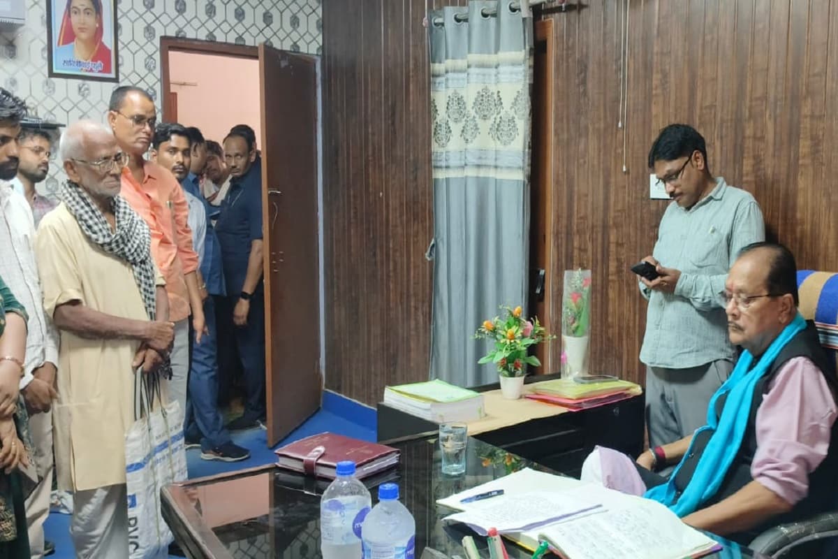 नाप दिए गए छतरपुर के एमओ साहब, वित्त मंत्री की अनुशंसा के बावजूद नहीं किए थे राशन कार्डधारी का काम