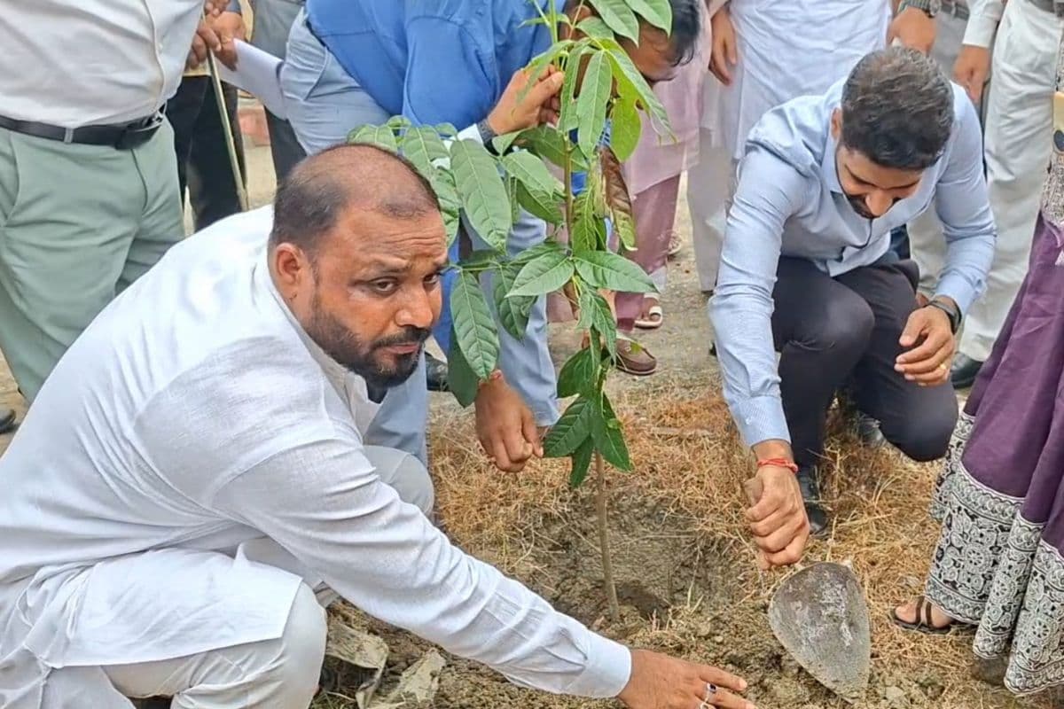 किशनगंज की 125 पंचायतों में बना विकास का महापर्व, DM ने कहा- जनभागीदारी से बदलेगा गांवों का भविष्य