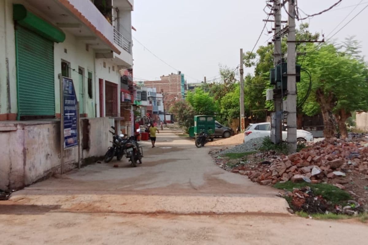 पटना में नियमों की अनदेखी, विकास कार्यों में गड़बड़ी का आरोप, बिना सूचना पटल के कराया जा रहा निर्माण
