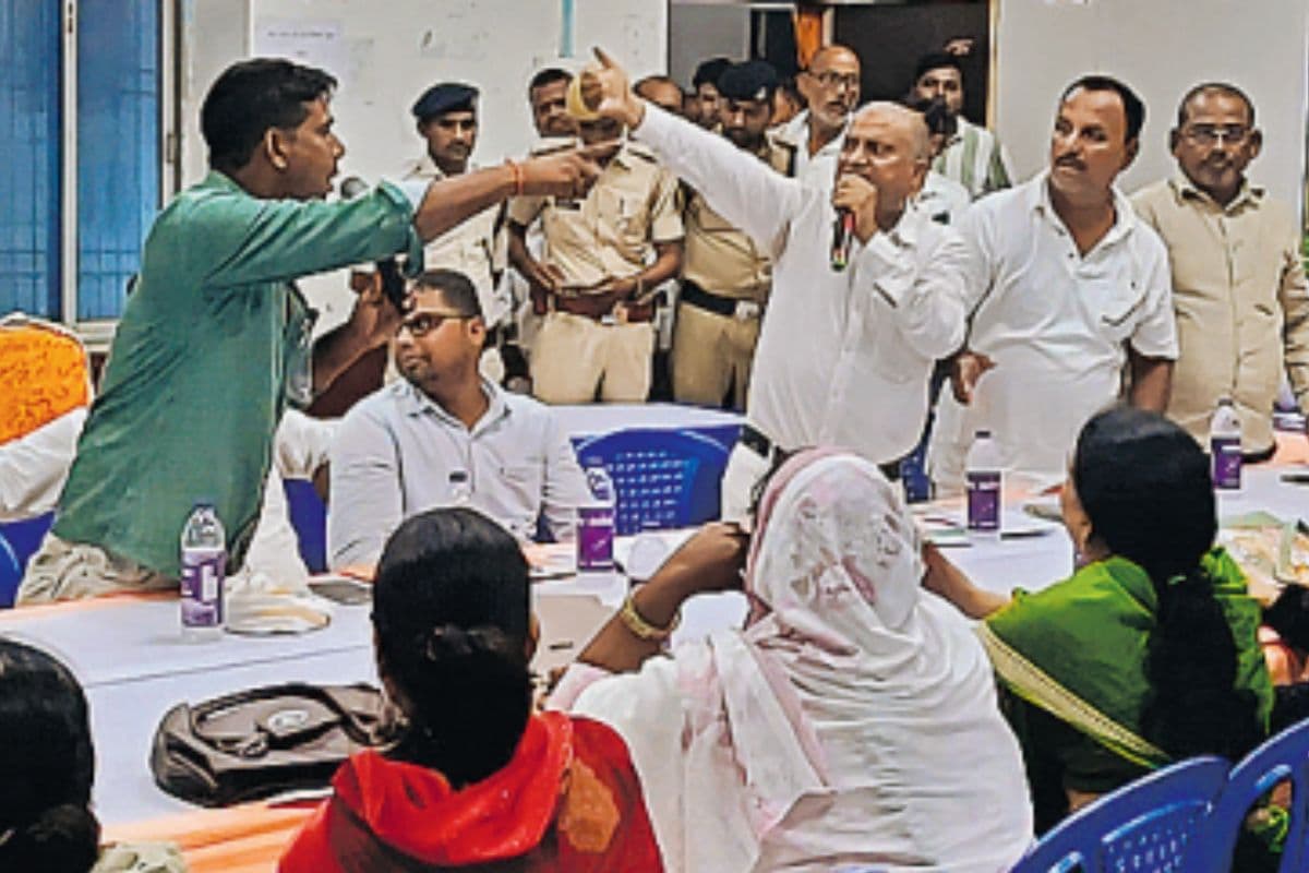 छपरा नगर निगम की बैठक में चली कुर्सी, 45 मिनट तक होता रहा हंगामा, 415 करोड़ के बजट को लगा 'ग्रहण'