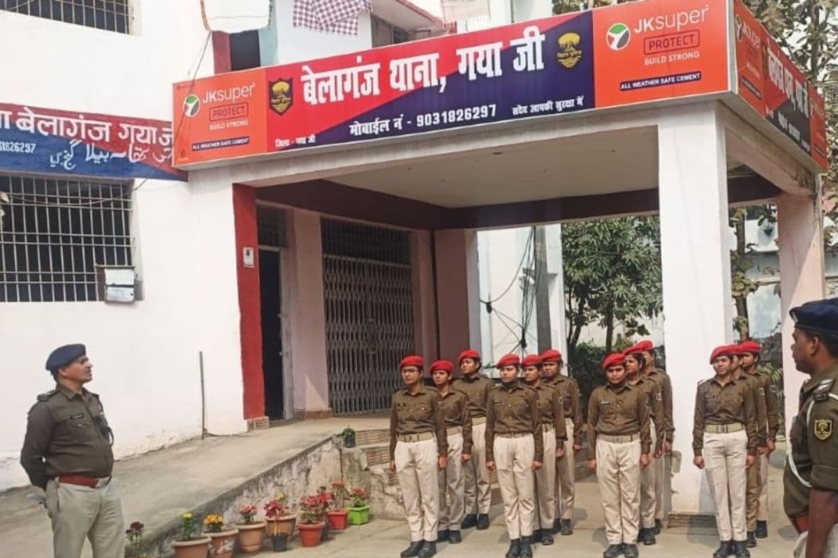 बेलागंज में पुलिस की बड़ी कार्रवाई, 35 लीटर महुआ शराब के साथ तस्कर गिरफ्तार