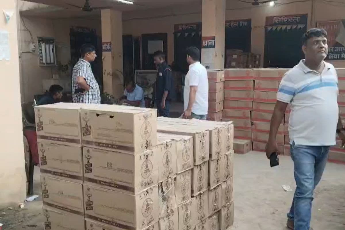 सारण में धान की भूसी के नीचे छिपाकर लाई जा रही थी शराब, पंजाब से आ रही थी बड़ी खेप
