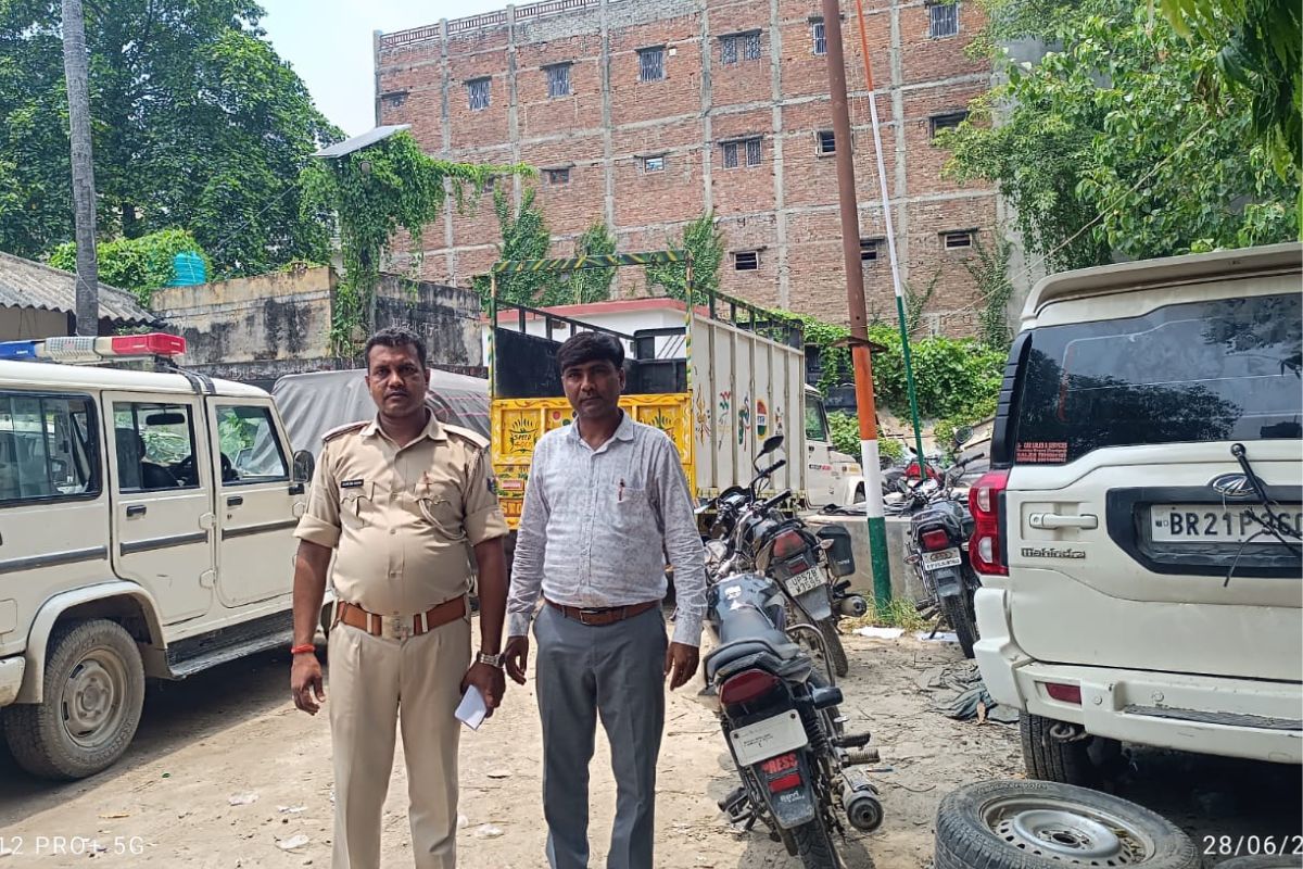 सीवान में 55 किलो पशु मांस के साथ 2 युवक गिरफ्तार, यूपी से लाई जा रही थी खेप