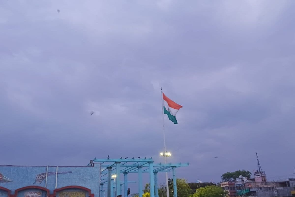 सीवान में बदला मौसम का मिजाज, महाराजगंज में हल्की बारिश, बड़हरिया के लिए ऑरेंज अलर्ट जारी