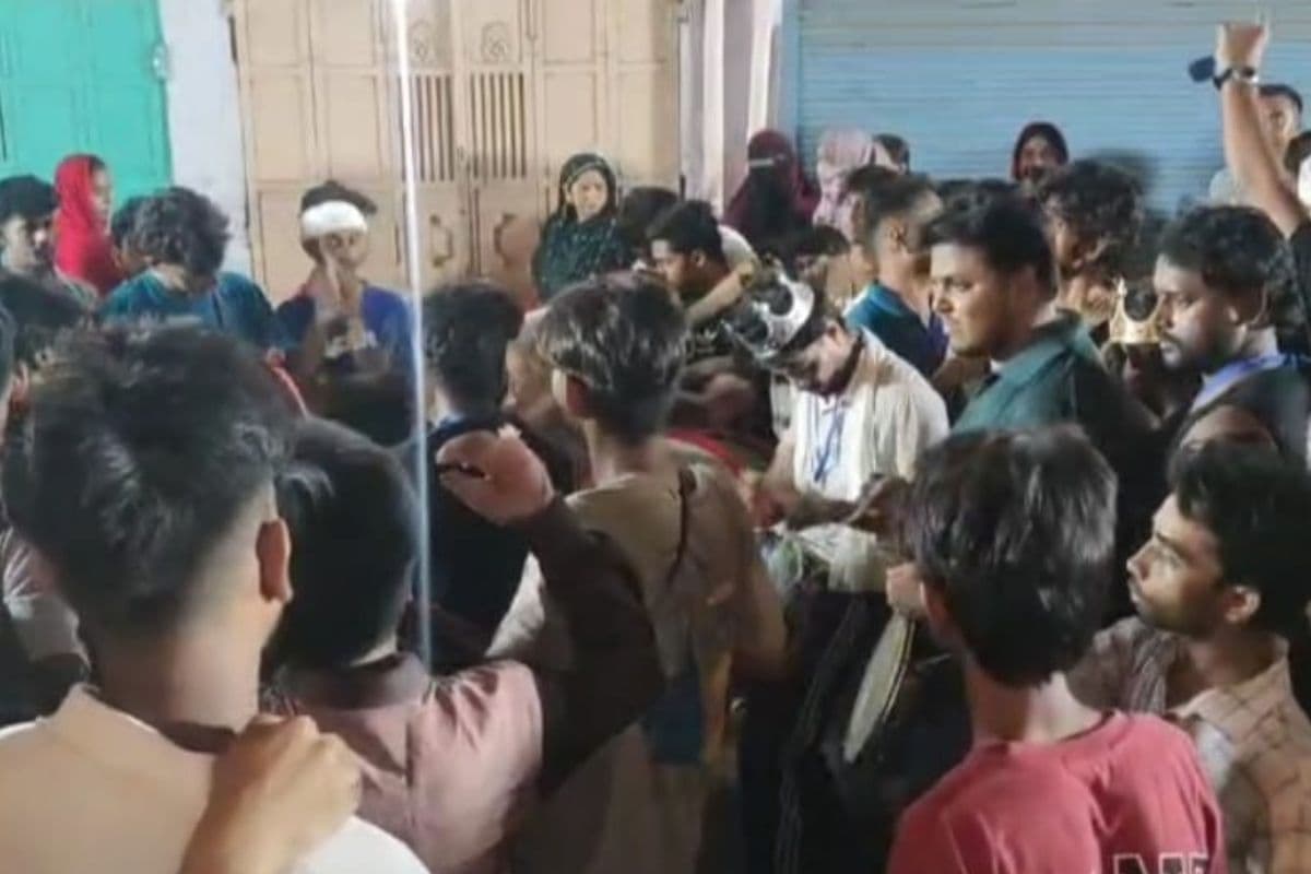 सीवान में कड़ी सुरक्षा के बीच निकला मुहर्रम की नौवीं का अखाड़ा, सुबह तक गूंजे ढोल-नगाड़े