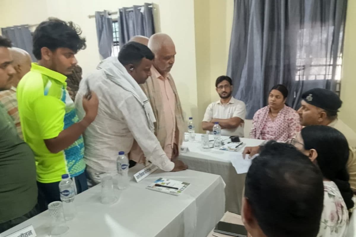सीवान में जनसमस्याओं के समाधान के लिए पंचायतों में लगा सहयोग शिविर, लोगों ने प्रचार-प्रसार की कमी पर जताई नाराजगी