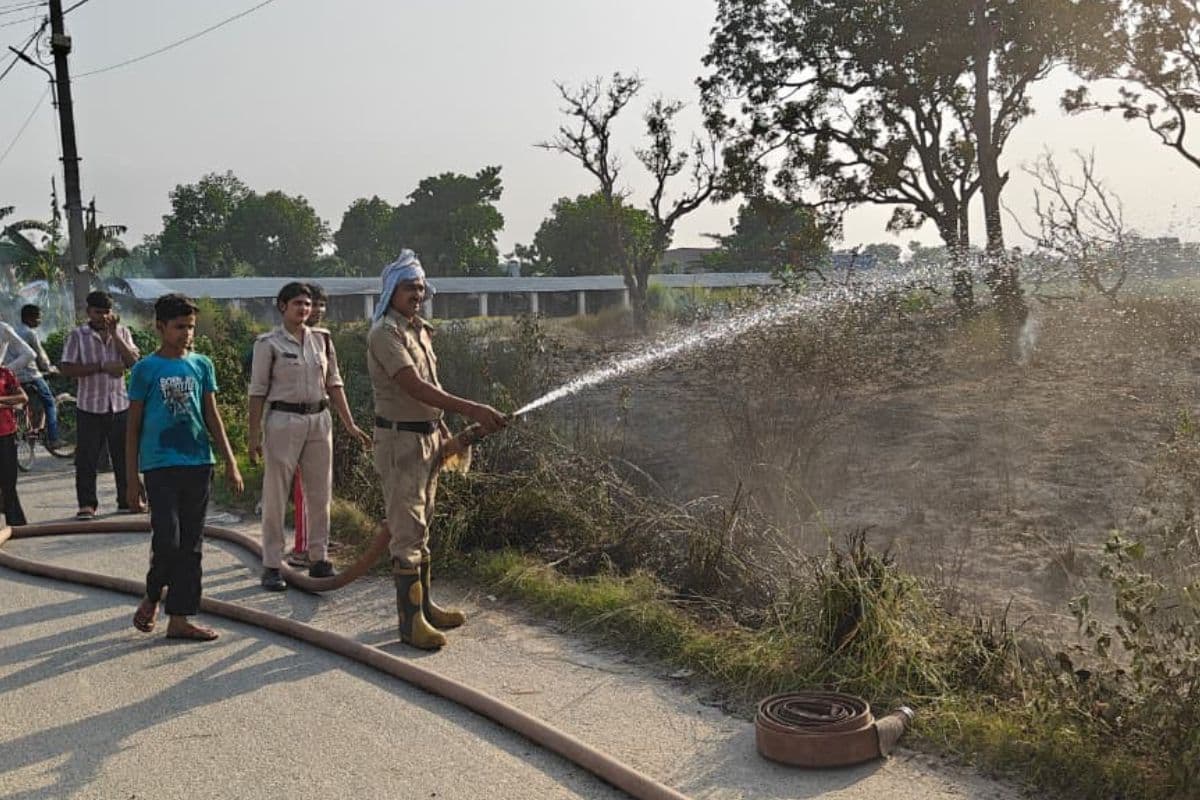सारण के चेतन परसा में आम के बागान में लगी भीषण आग, मच गई अफरा-तफरी, जानिए कैसे टला हादसा
