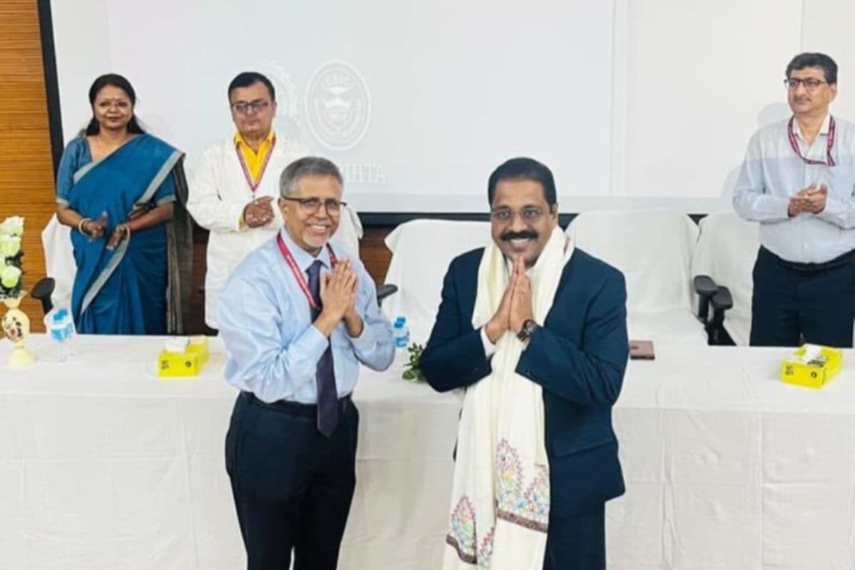 ईएसआईसी अस्पताल बिहटा, नए डीन ने संभाला पदभार, निवर्तमान को दी गयी विदाई
