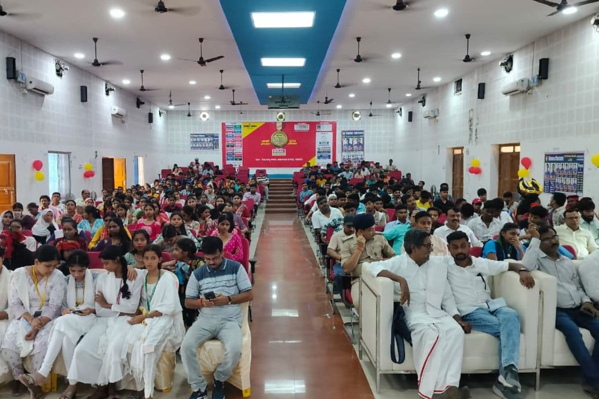 साहिबगंज में प्रभात खबर प्रतिभा सम्मान समारोह का आयोजन, 400 से अधिक छात्र हुए सम्मानित